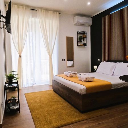 Blackwoody Contemporary Rooms - Napoli Centro Storico Exteriör bild
