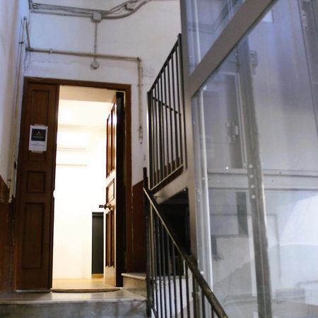 Blackwoody Contemporary Rooms - Napoli Centro Storico Exteriör bild