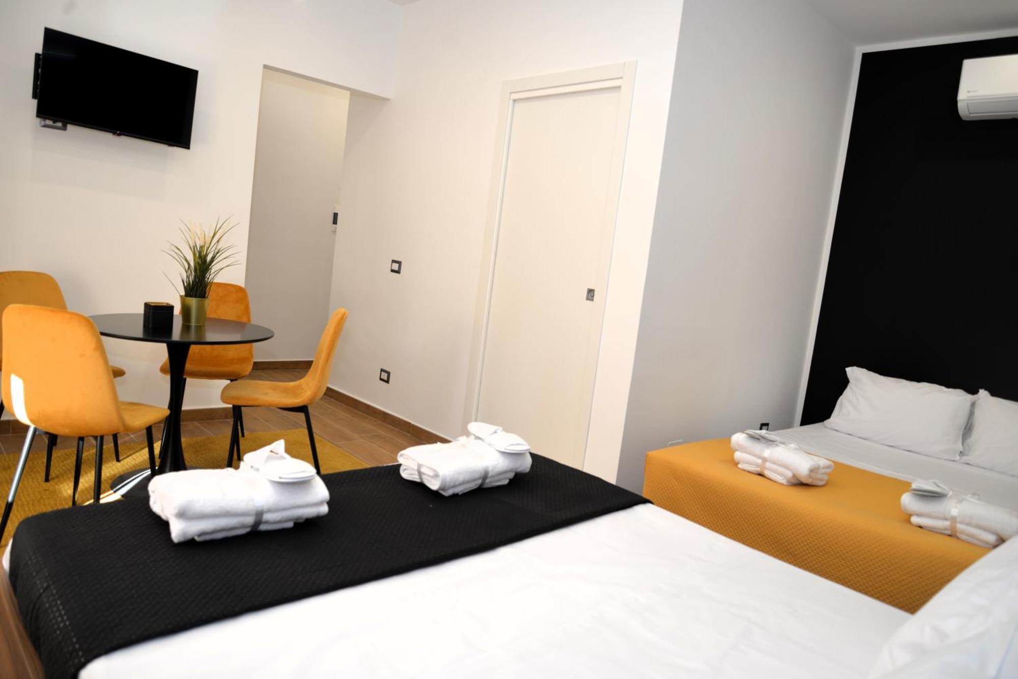 Blackwoody Contemporary Rooms - Napoli Centro Storico Exteriör bild