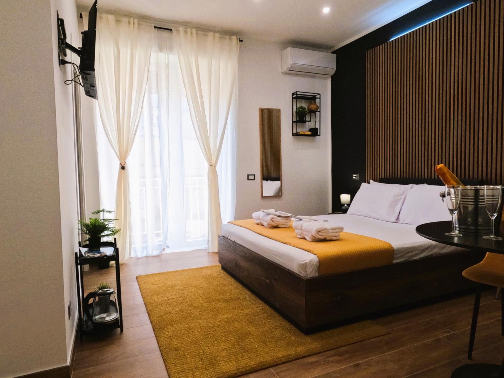 Blackwoody Contemporary Rooms - Napoli Centro Storico Exteriör bild