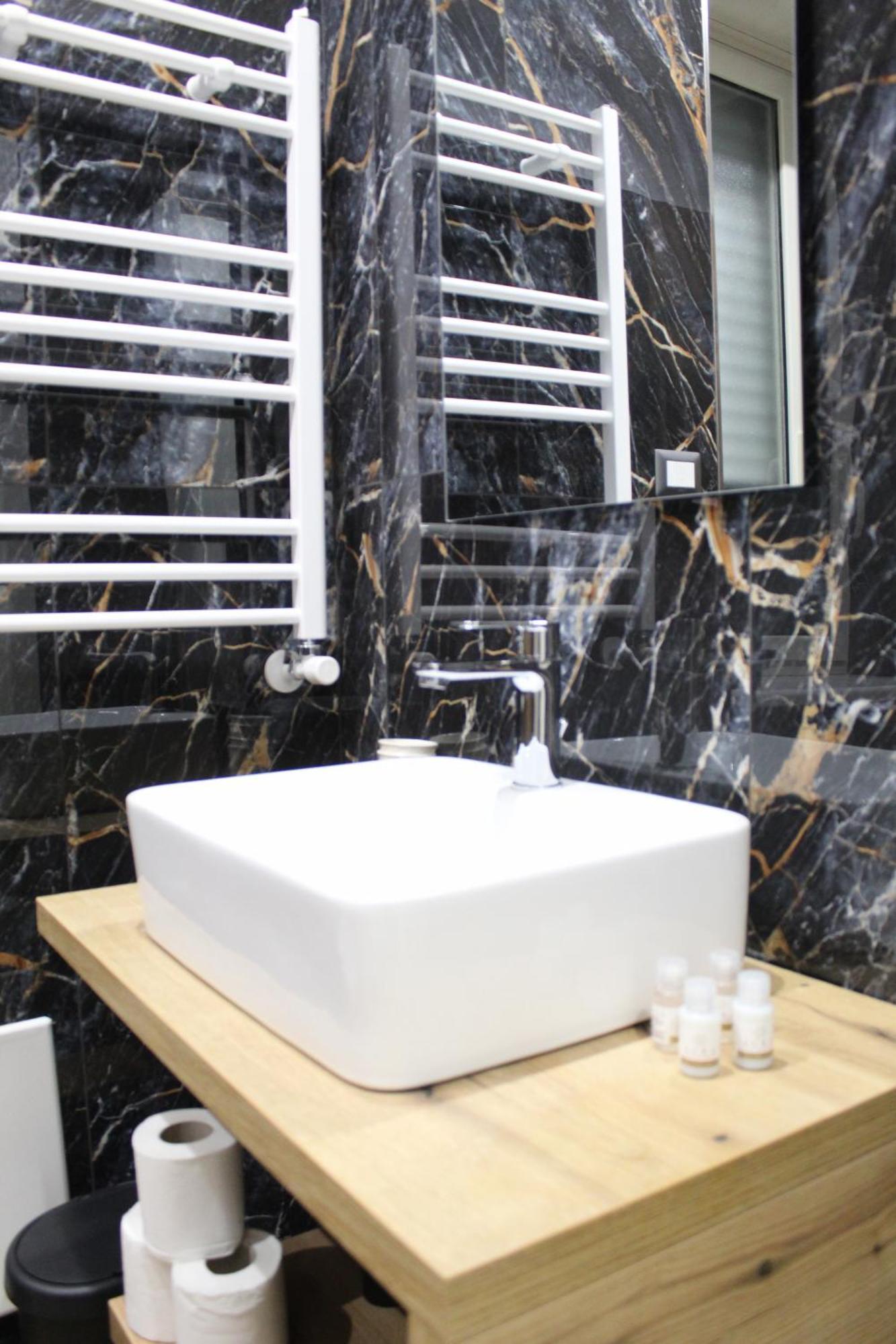 Blackwoody Contemporary Rooms - Napoli Centro Storico Exteriör bild