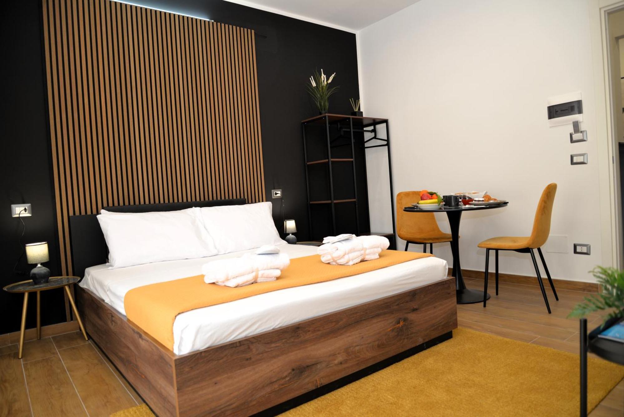 Blackwoody Contemporary Rooms - Napoli Centro Storico Exteriör bild